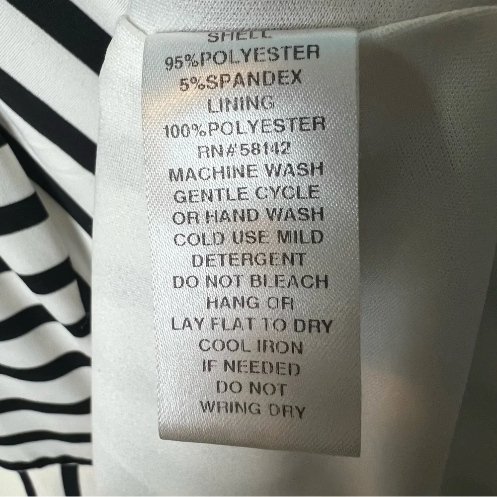 Maggy London - Women's Striped Jersey Fit & Flare Dress Black White V Neck Sz. 6 - Picture 7 of 7